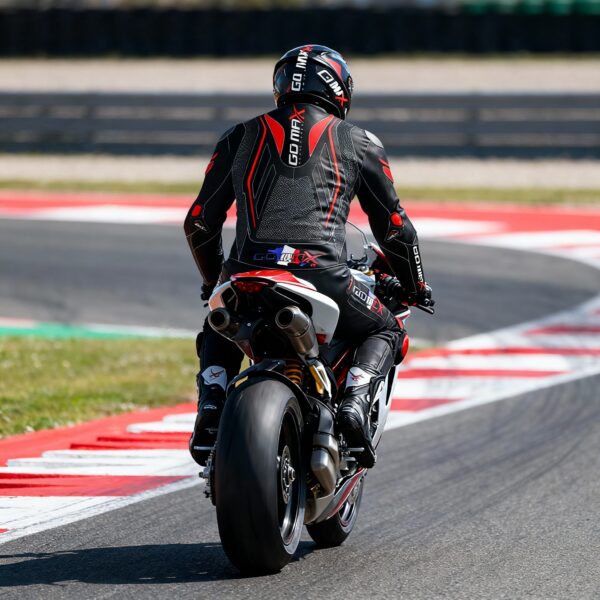 image_Pippit_202511291553 Blouson homme GomaxFR-BR02