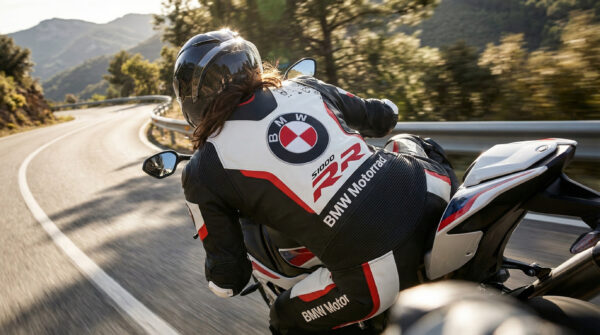 image_Pippit_202601071338(3) Blouson Gomax-BMW-1000RRF01