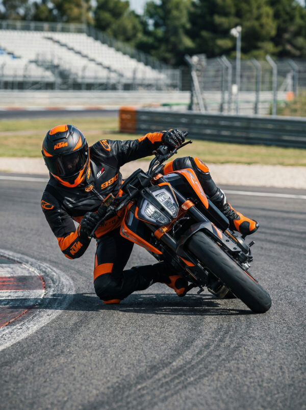 image_Pippit_202601230013(3) Blouson Gomax-KTM-02BDUKE