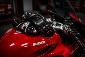 Gants Racing GM-DUC01BB